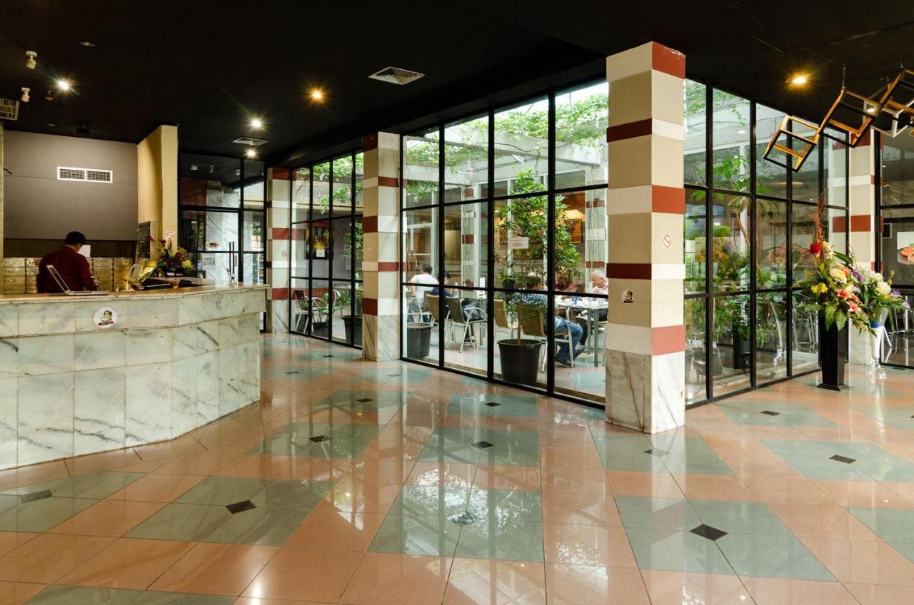 Hotel Peninsula Mangga Besar Yakarta Exterior foto