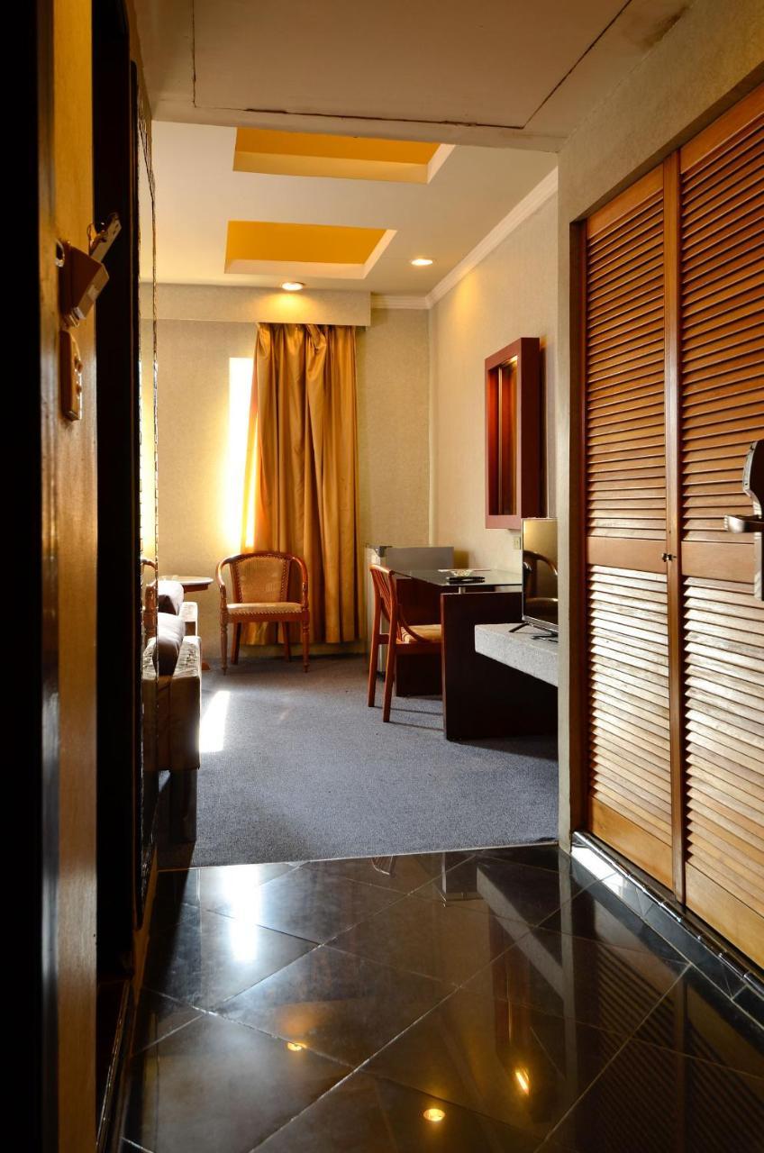 Hotel Peninsula Mangga Besar Yakarta Exterior foto